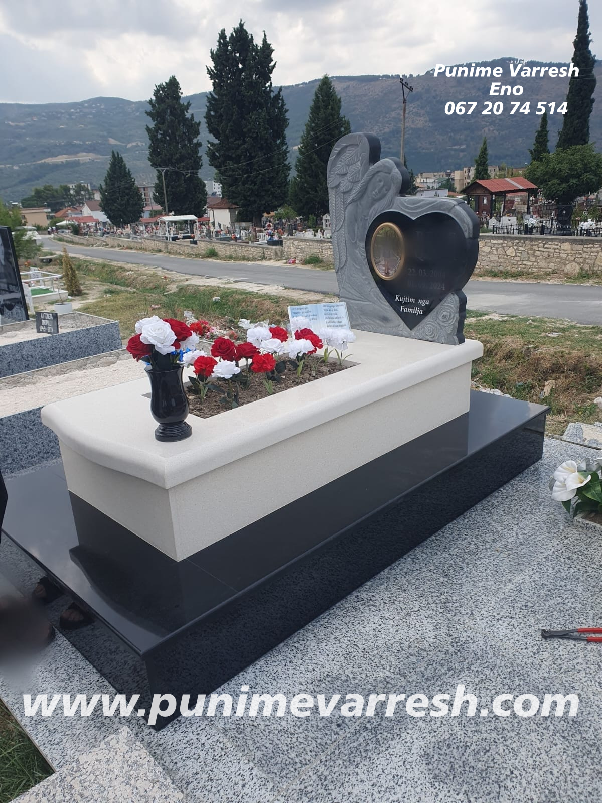 Punim Memoriali (Qivur) Ne Forme Engjelli Granit & Mermer